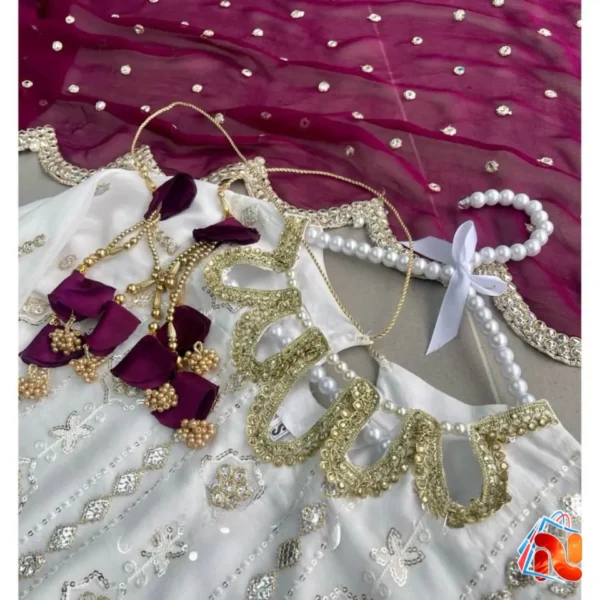 আপকামিং ট্রেন্ডিং ৩-পিস ফ্যান্সি কুর্তি সেট - Image 3